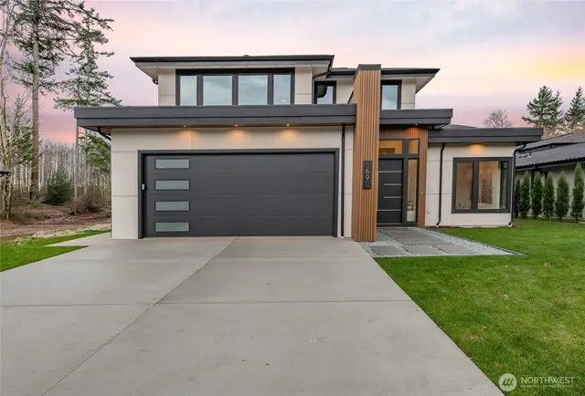 Contemporary, Blaine