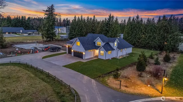 Contemporary, Lynden