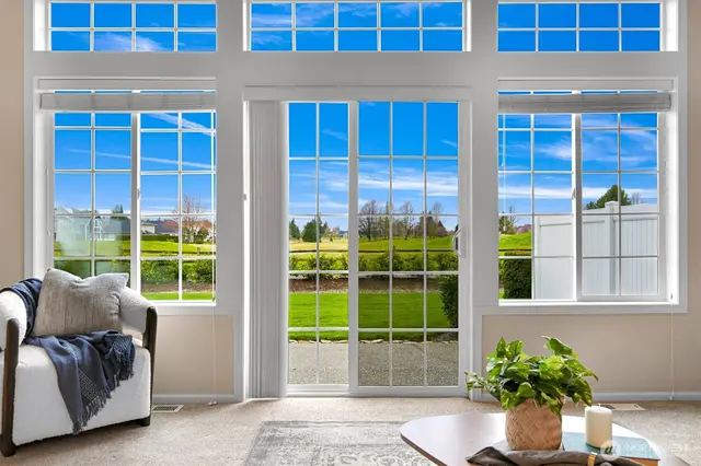 Condo, Lynden