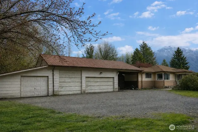 House, Marblemount