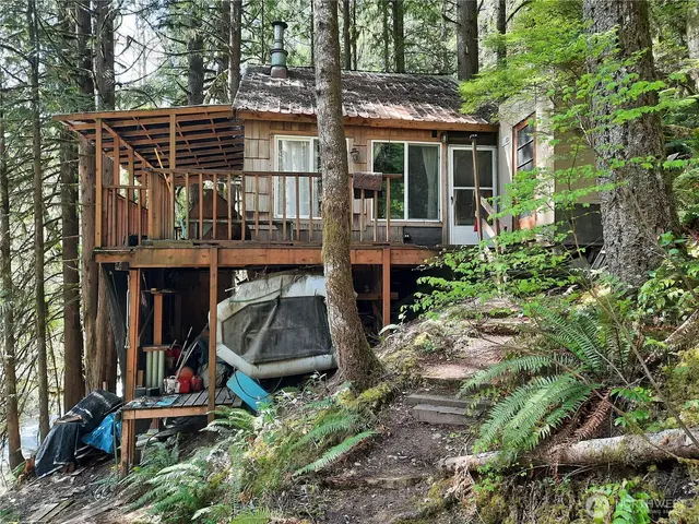 House, Marblemount