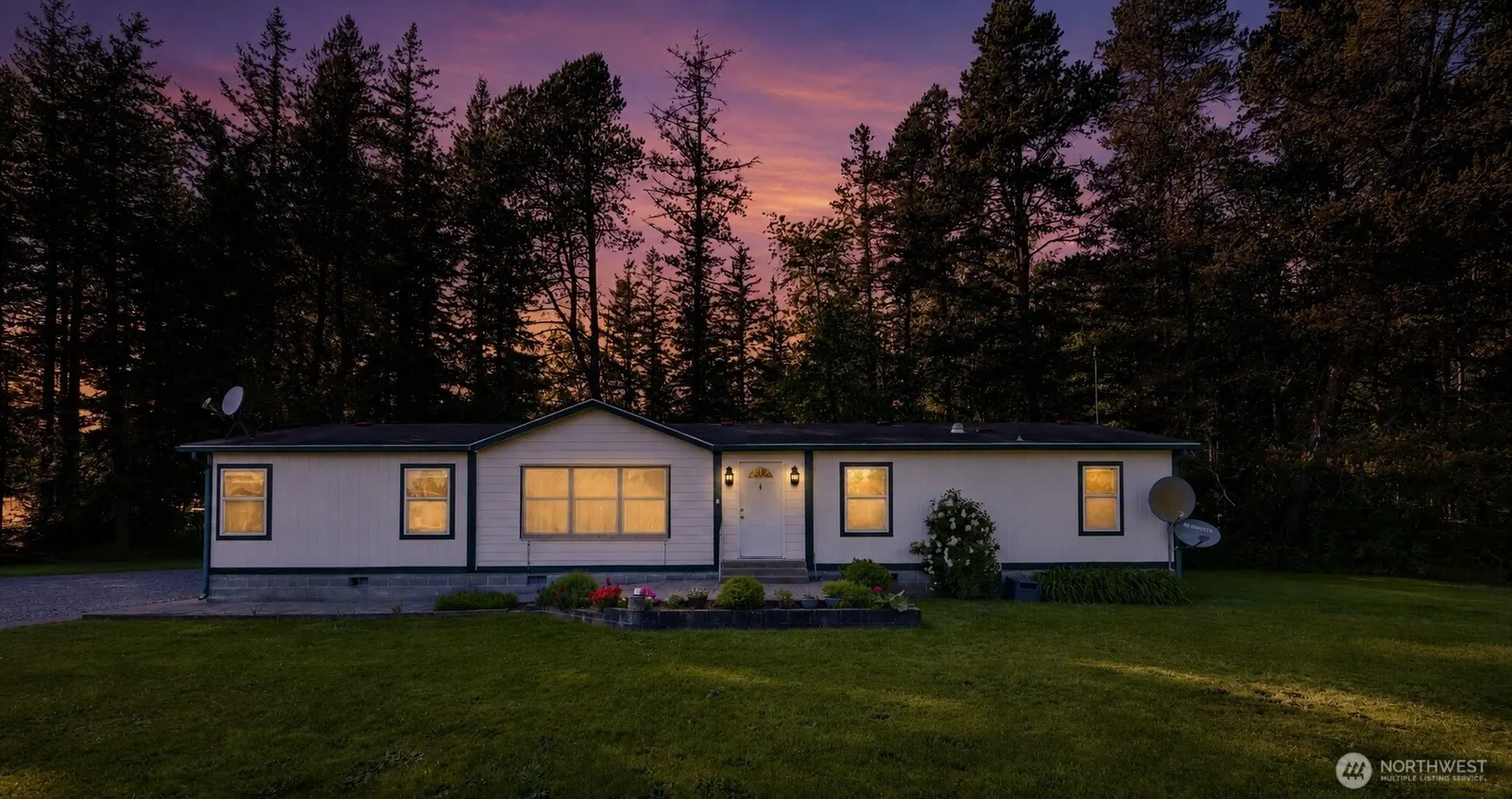 Contemporary, Custer