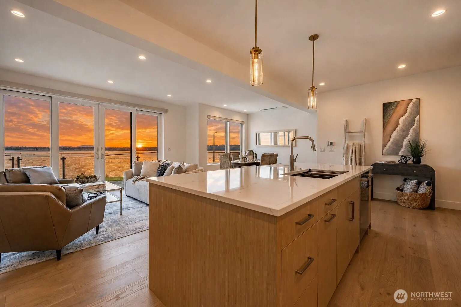 Contemporary, Blaine