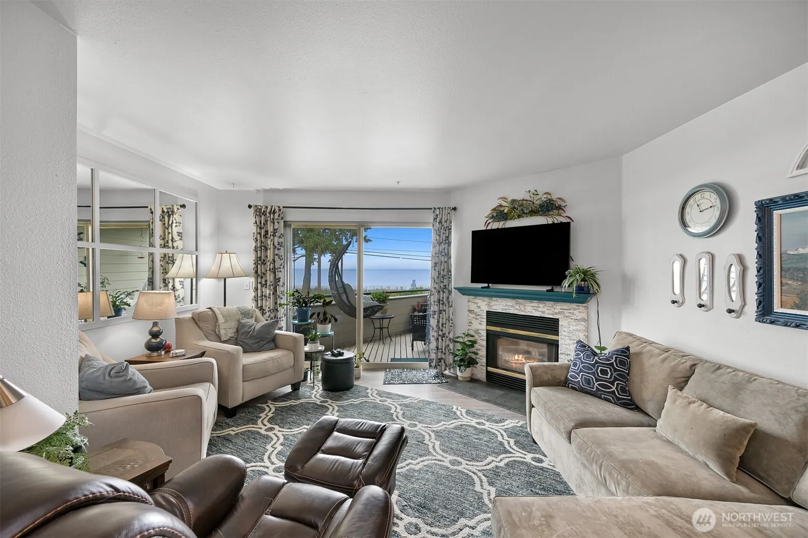 Townhouse, Blaine