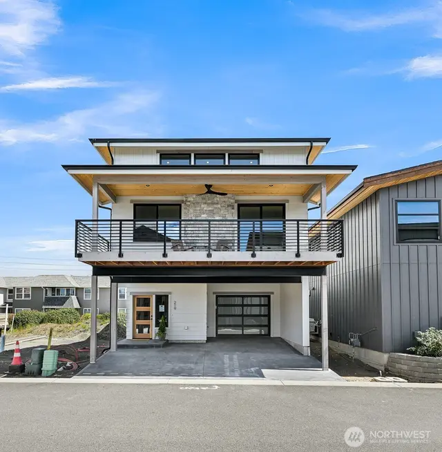 Modern, Lynden