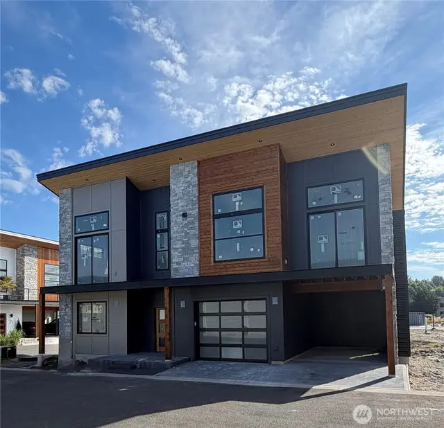 Modern, Lynden