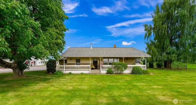 Contemporary, Lynden