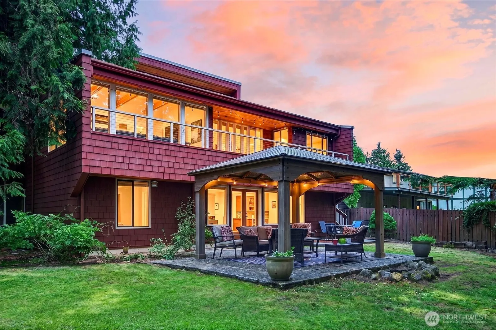 Contemporary, Lynden