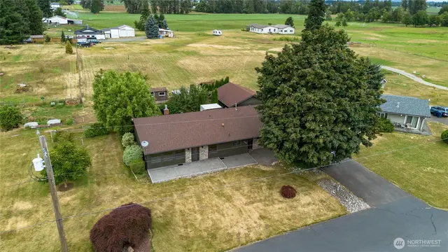 Contemporary, Lynden