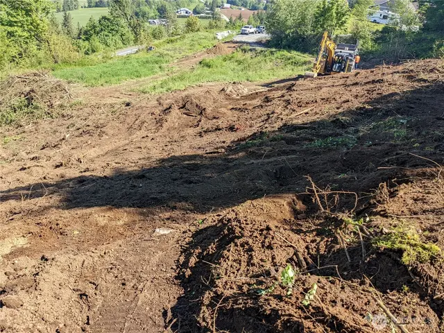 Land, Sumas