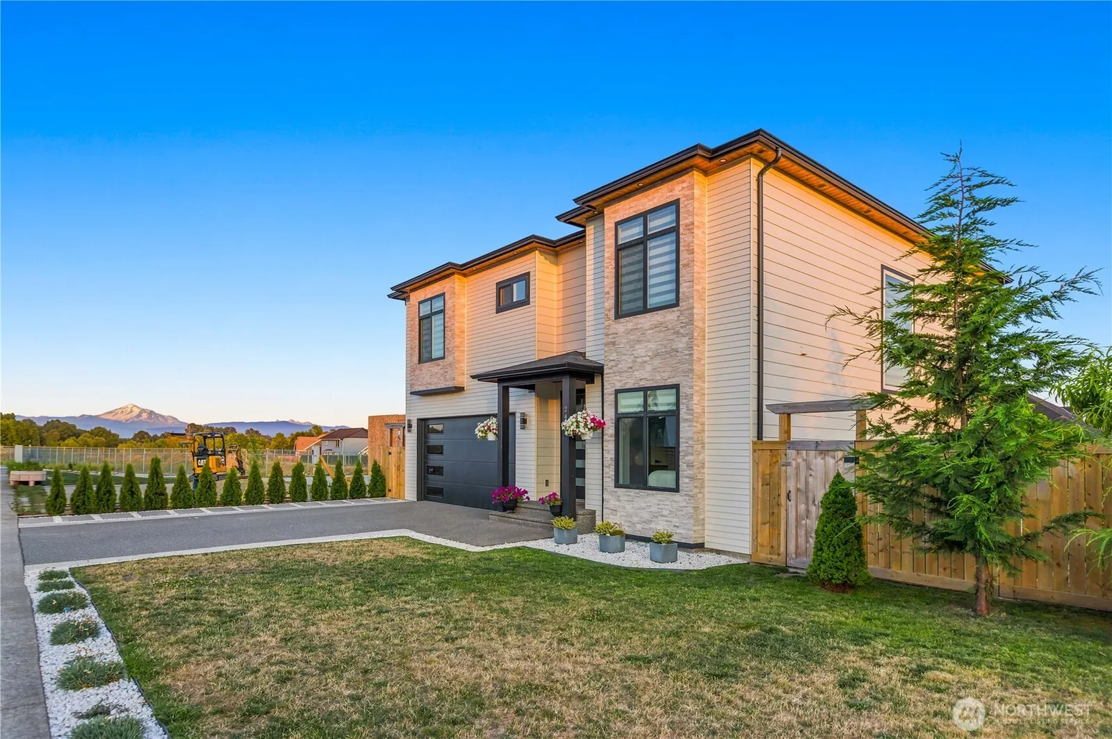 Contemporary, Ferndale