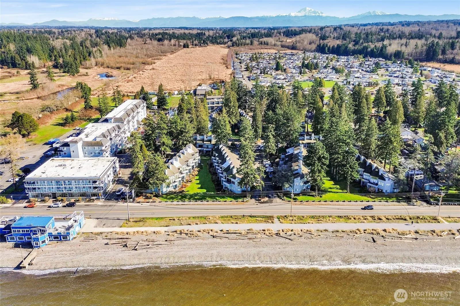 Condo, Blaine
