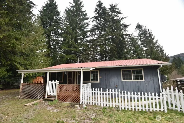 House, Maple Falls
