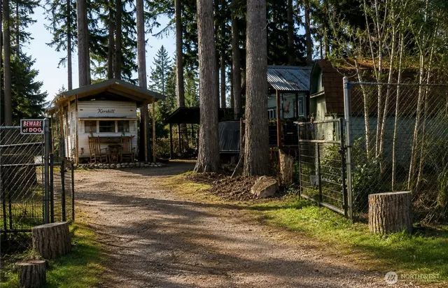 House, Maple Falls