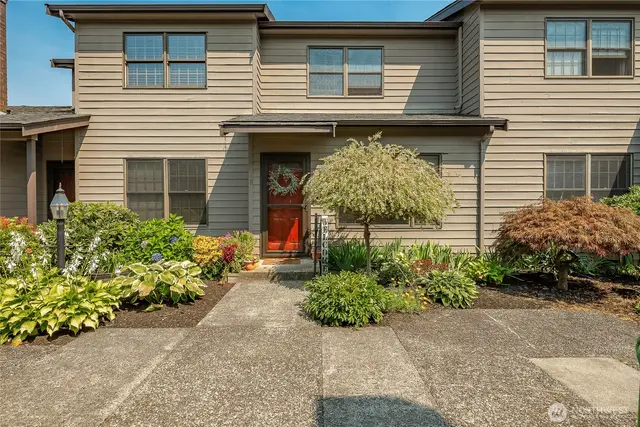 Condo, Lynden