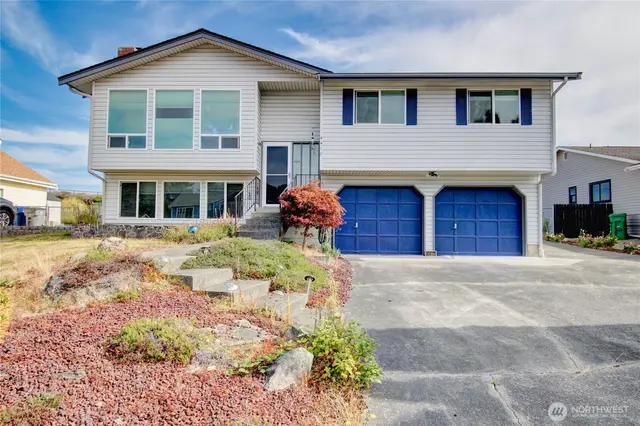 Contemporary, Anacortes