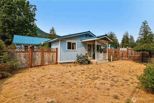 House, Marblemount