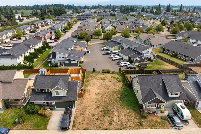 Land, Lynden