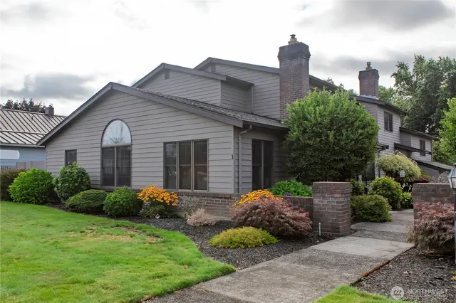 Condo, Lynden