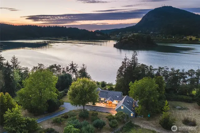 Contemporary, Anacortes