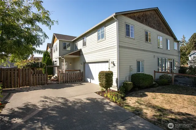 Condo, Lynden