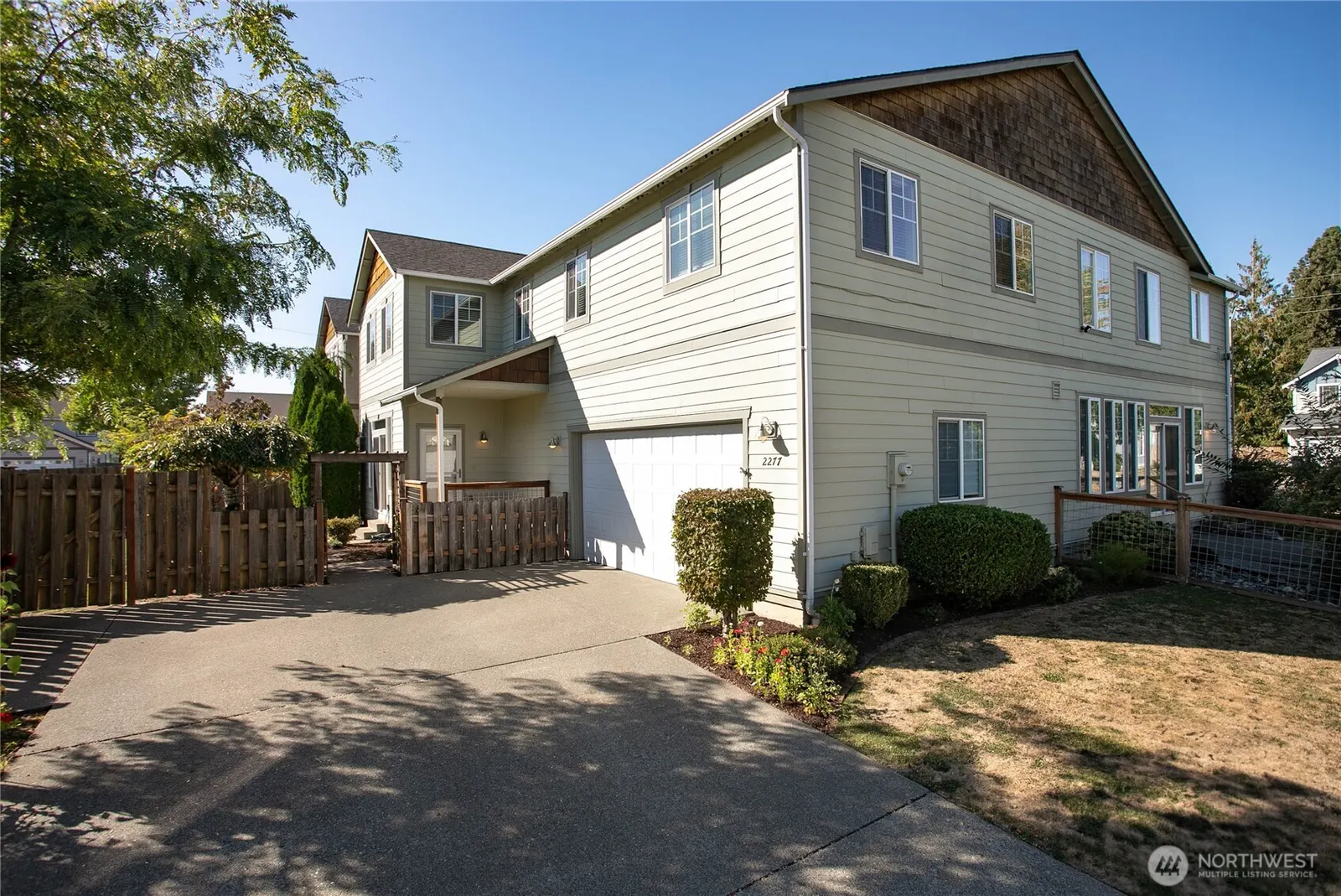 Condo, Lynden