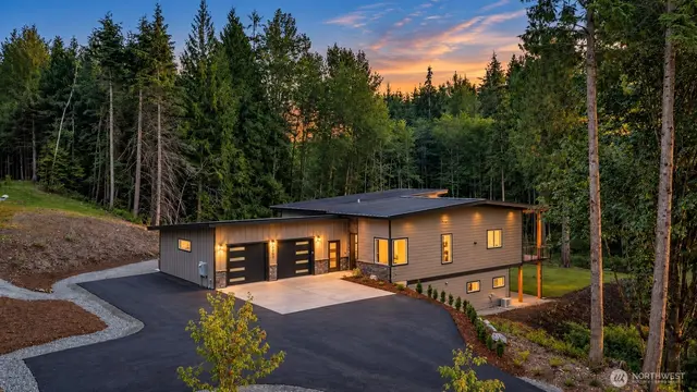 Contemporary, Sumas