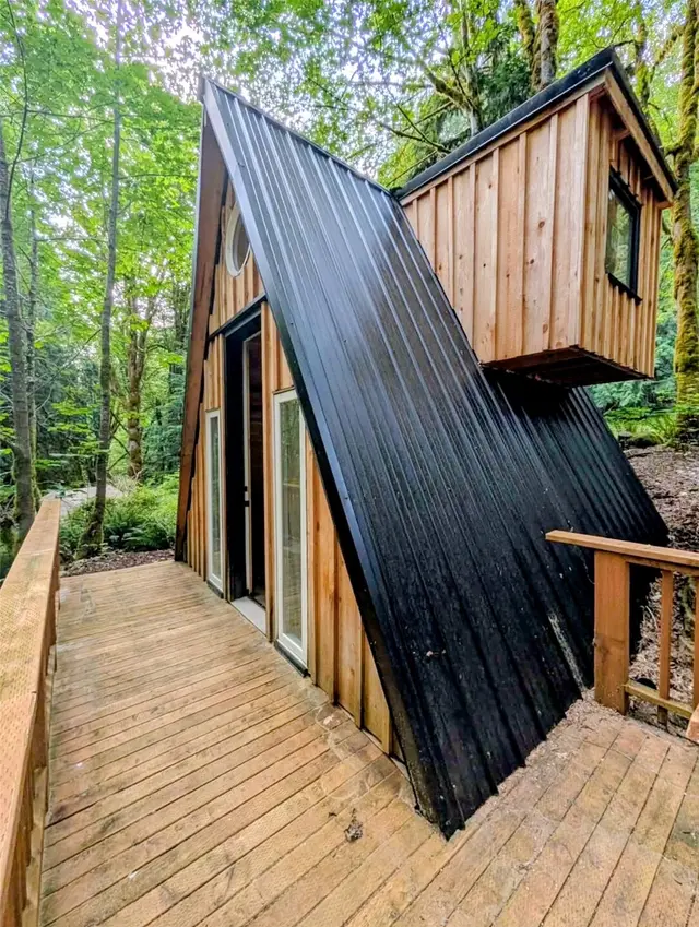 House, Marblemount